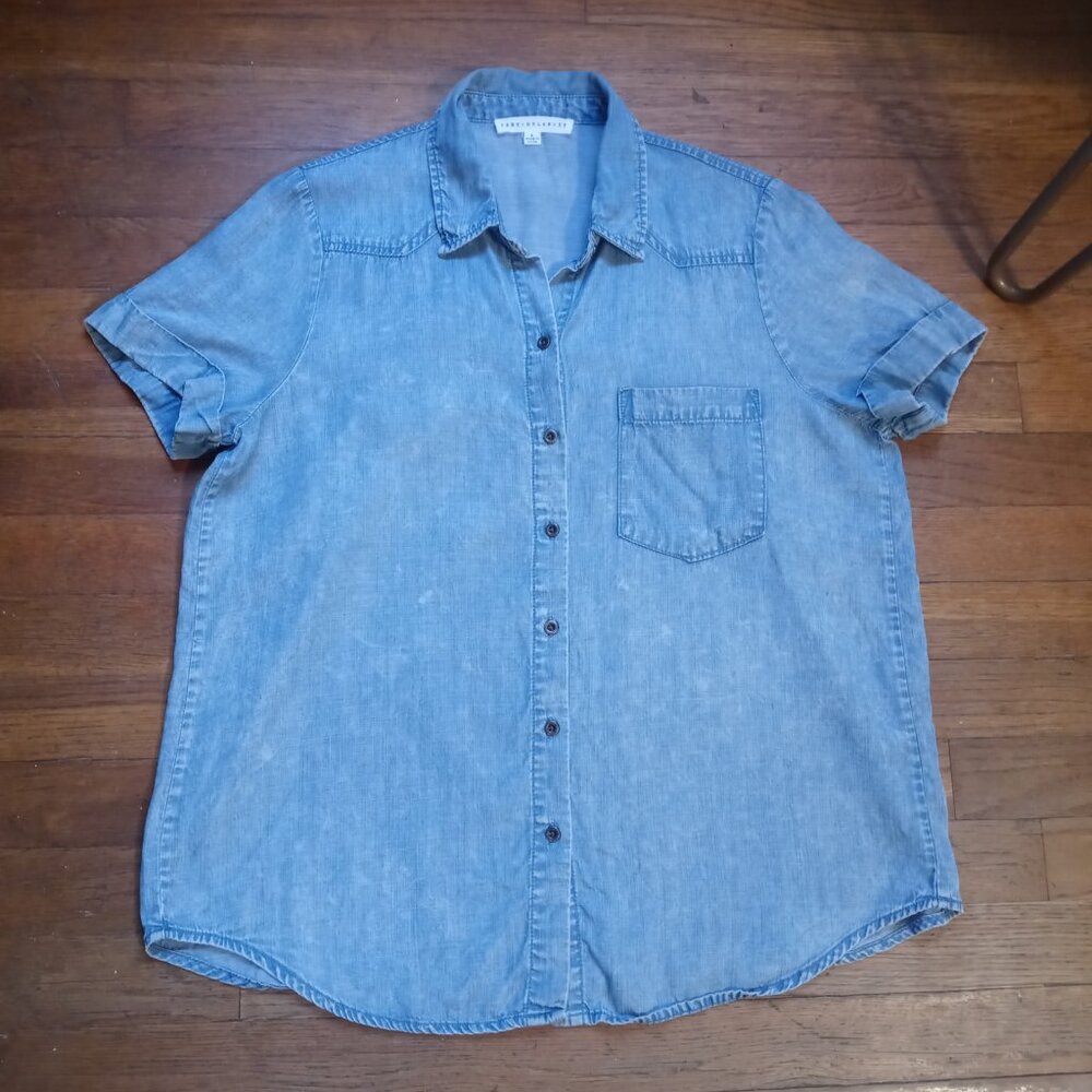JANE AND DELANCEY 100% lyocell short sleeve button down shirt (S)